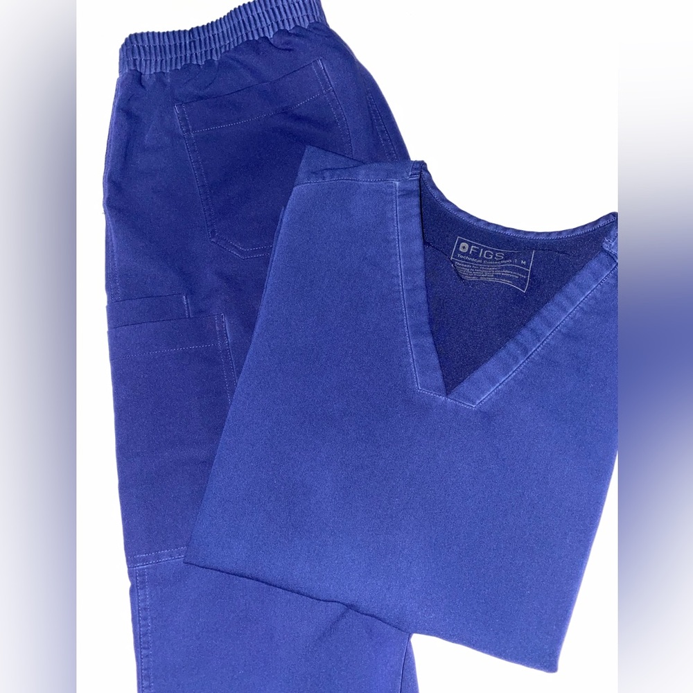 FIGS Navy scrub set 💙